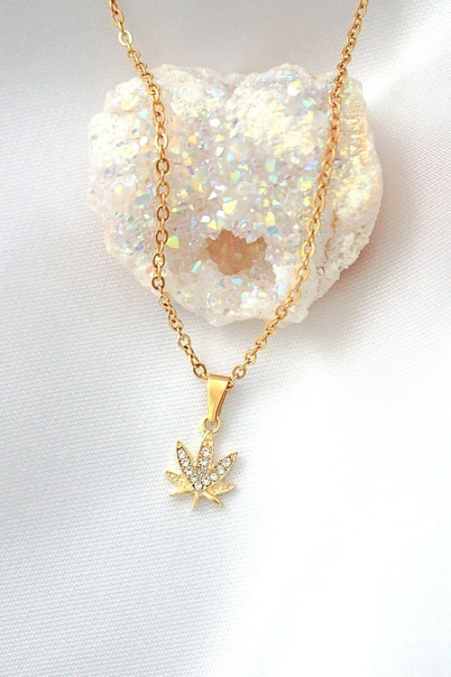 Collier Délicat Feuille de Cannabis 24 Carats