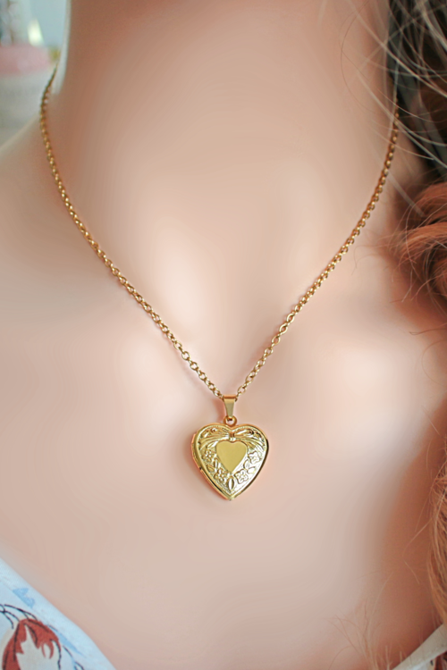 Collier Médaillon Cœur 18 Carats