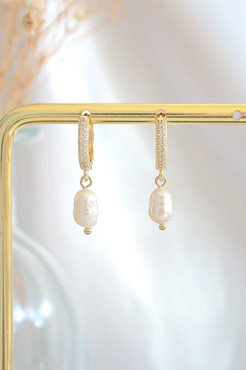 Créoles Pendantes Mini Perles d'Eau Douce 24 Carats